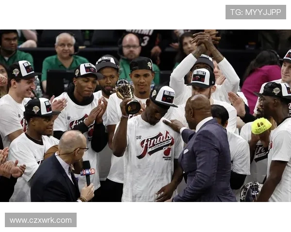 ✅体育直播🏆世界杯直播🏀NBA直播⚽- 《丁景唐研究丛书三种》在沪首发 丁景唐之子捐赠“传家宝”- sports